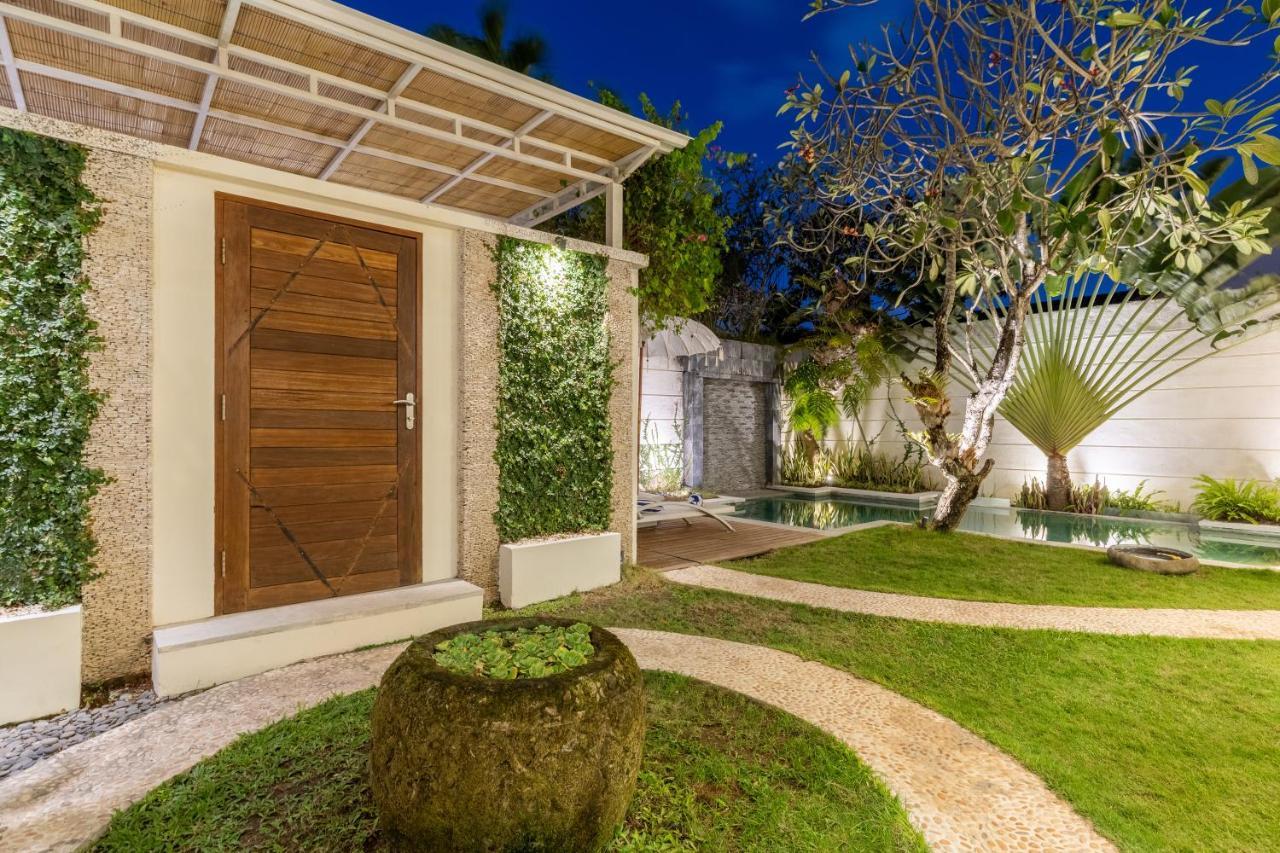 Villa Lumut Seminyak Esterno foto